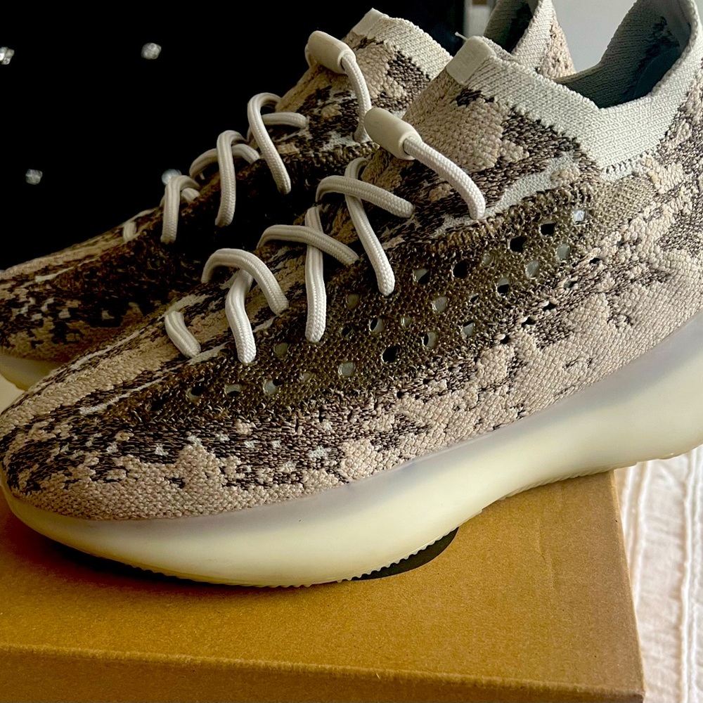 Yeezy sneakers 380